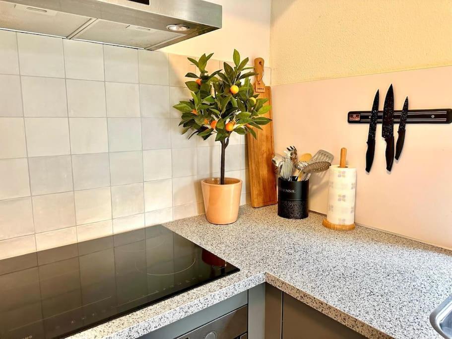 6pers Boshuis -hottub Jacuzzi- 'de Groene Specht' Ewijk